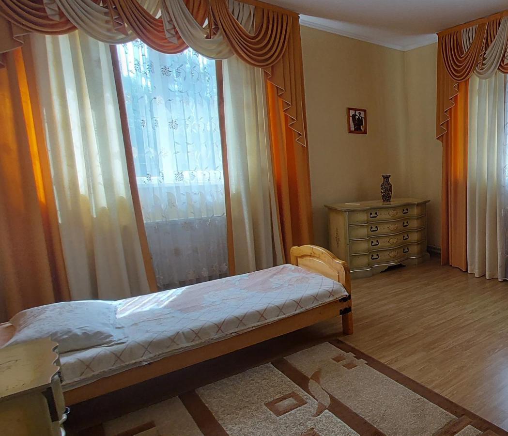 Hotel Bb Student Хуст Екстер'єр фото