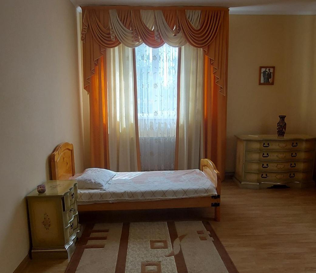 Hotel Bb Student Хуст Екстер'єр фото