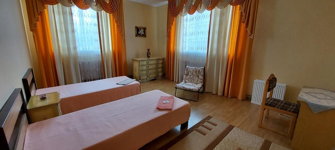 Hotel Bb Student Хуст Екстер'єр фото